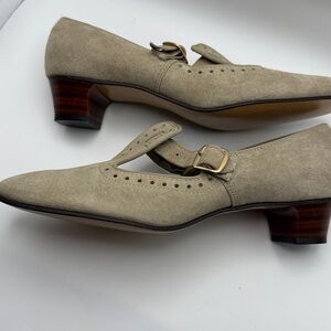 Vintage 1950s Hush Puppies Women's Beige T-Strap Heels Suede Leather Sole 6 NOS